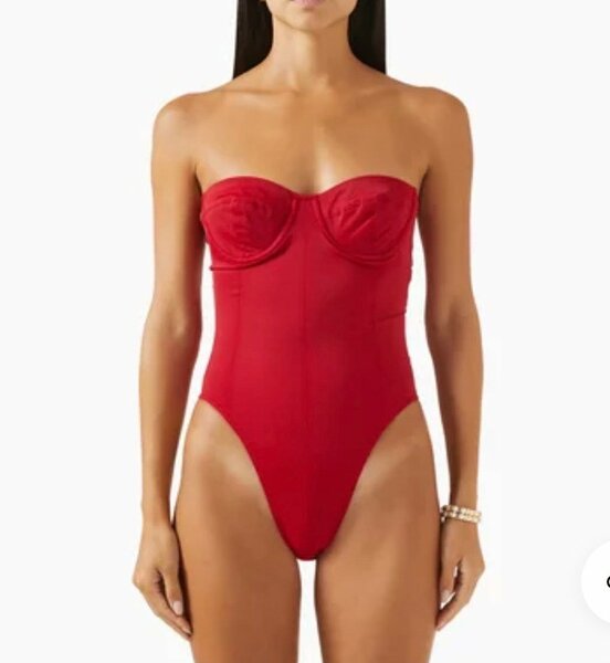 Body bustier rouge élégant