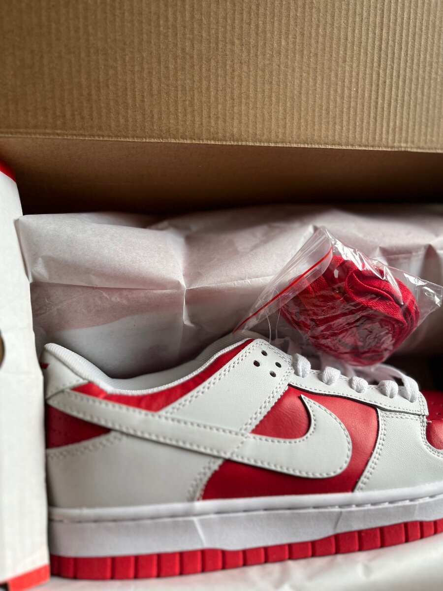 Nike sb red white