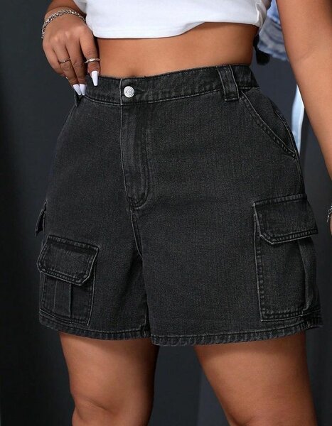 Flap pocket shorts