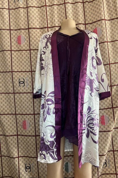 Nuisette violette en satin élégante