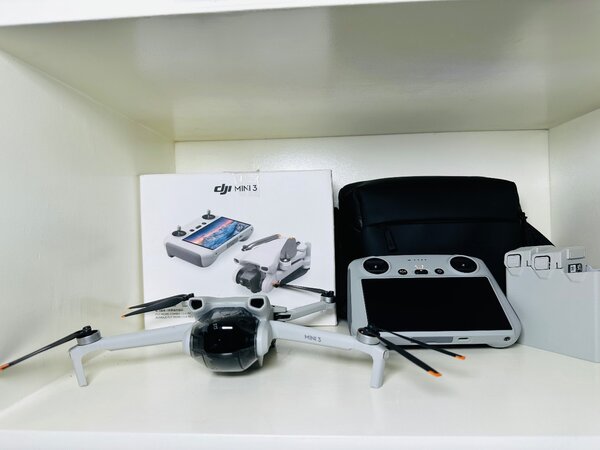 DJI MINI 3 AVEC RC (Kasi Neuf Dans Carton )