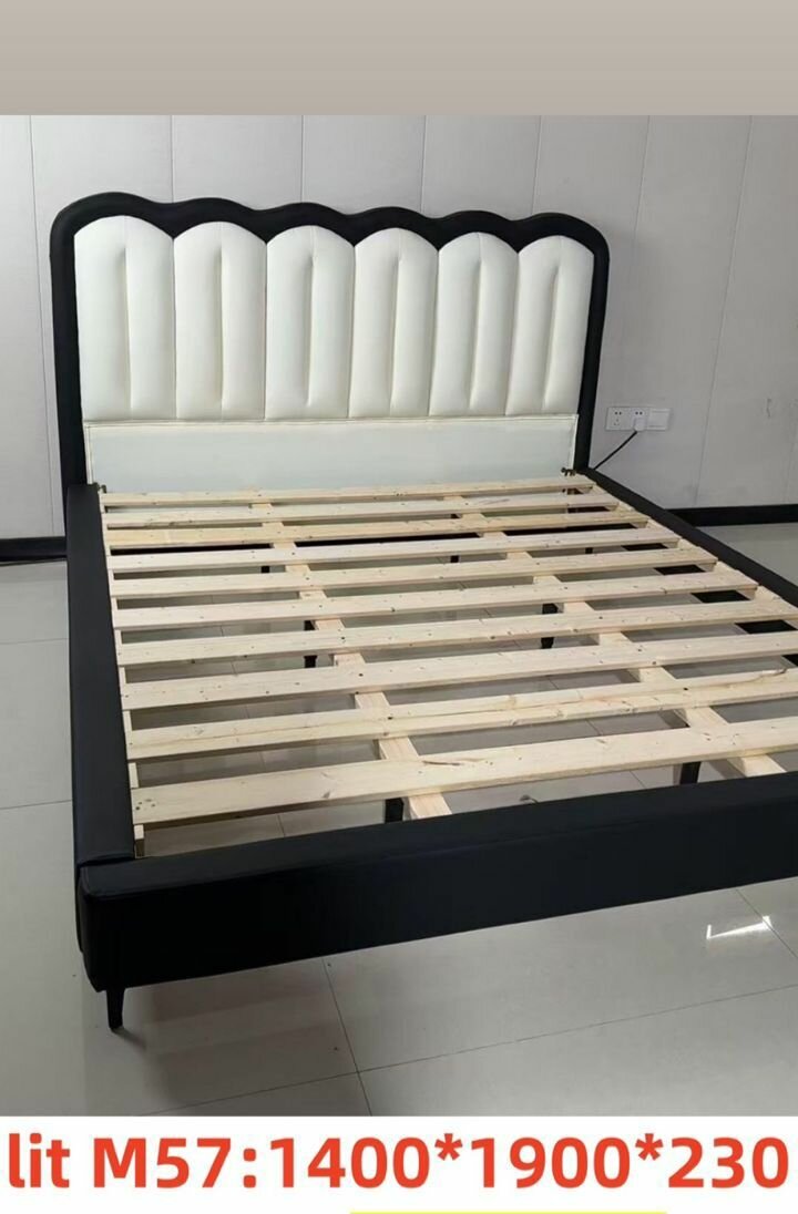 Lit Contemporain avec Tête Rembourrée