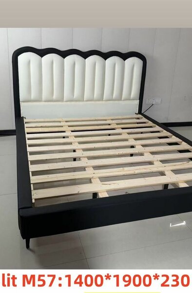 Lit Contemporain avec Tête Rembourrée