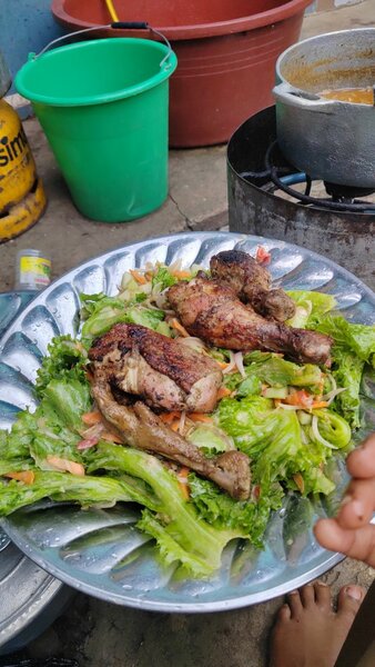 Délice de Riz Épicé, salade...