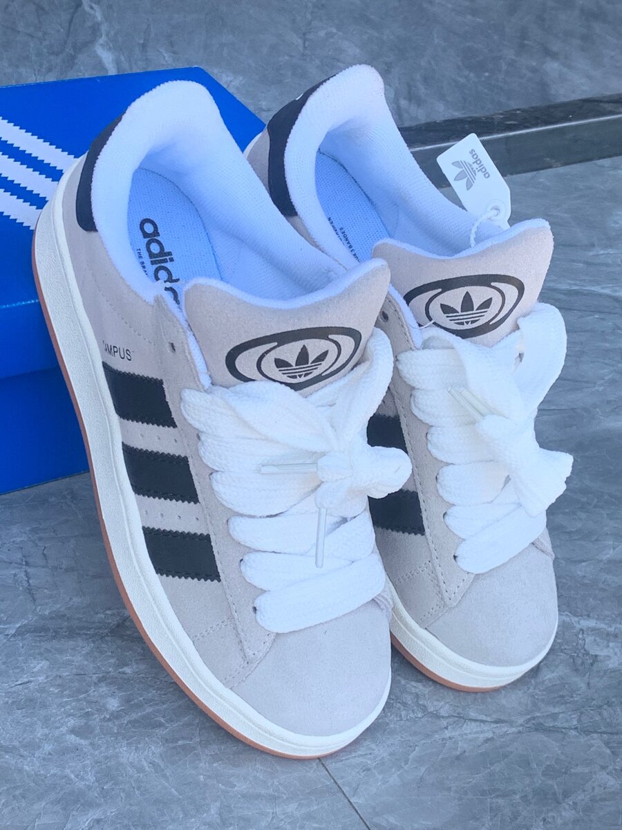 Adidas Sneakers