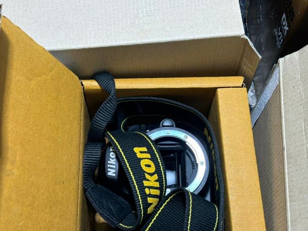 NIKON D3200