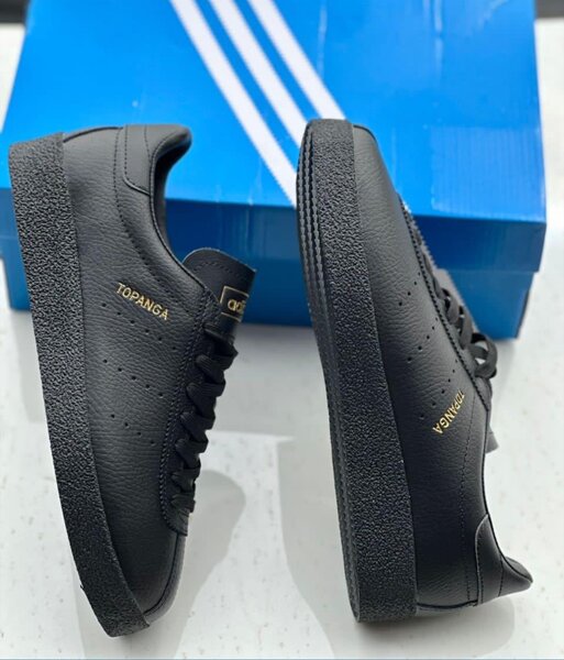 Adidas topanga