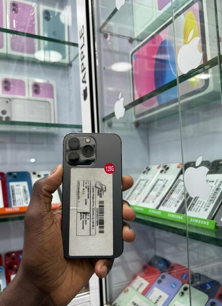 13 pro 128 Go Casi retour