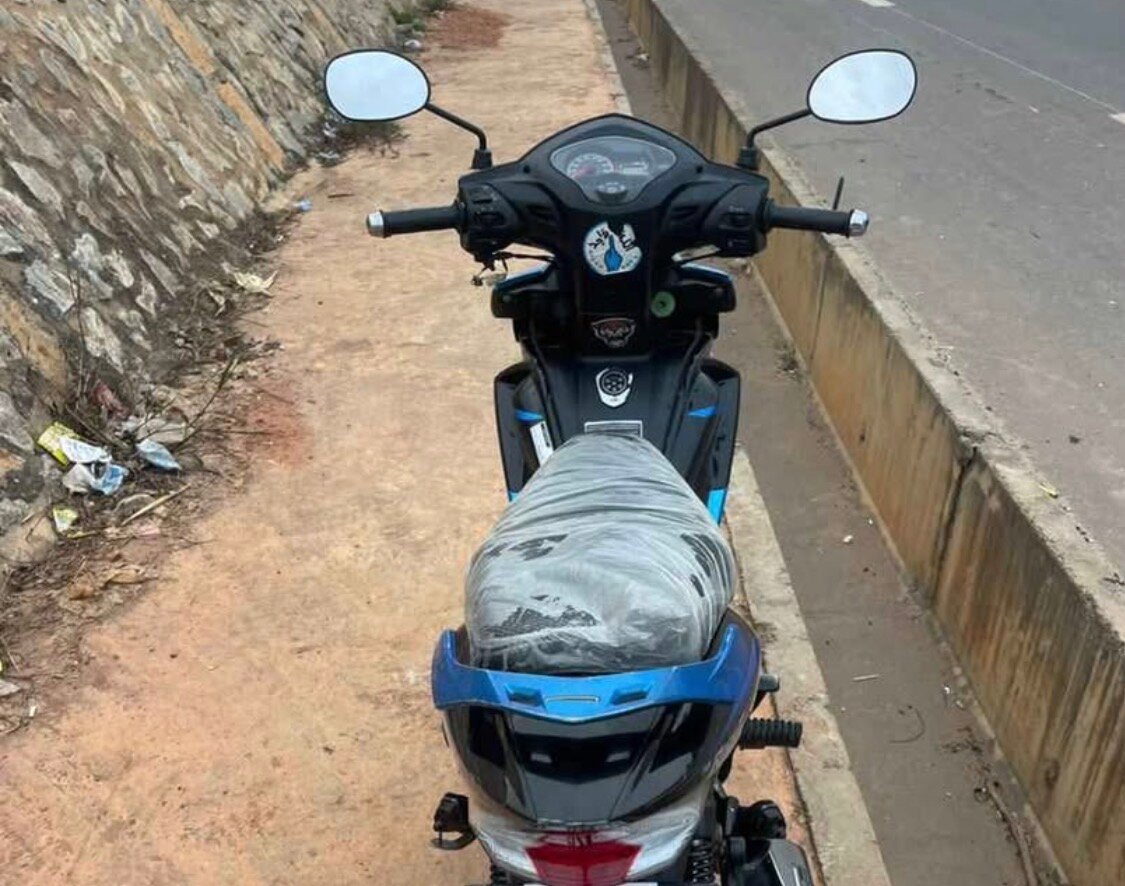 Moto TVS Sport neuve