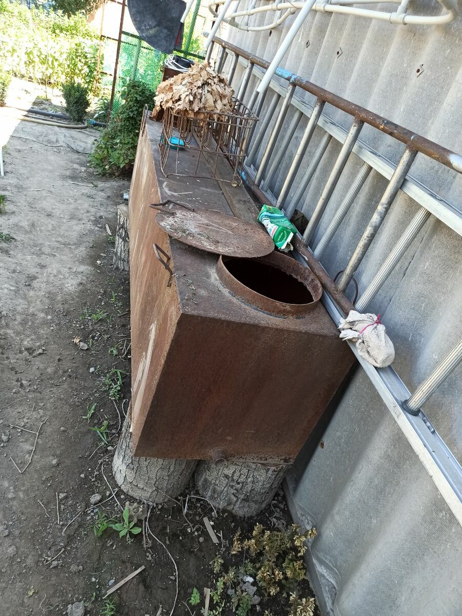 Металлическая емкость