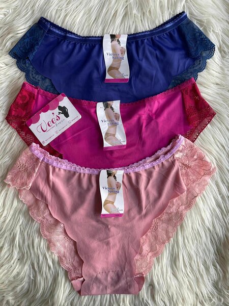 Strings et culottes pour femmes