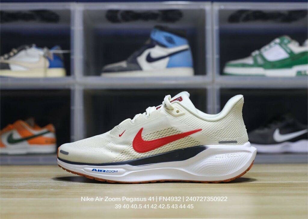 NIKE CLASSIC SNEAKER