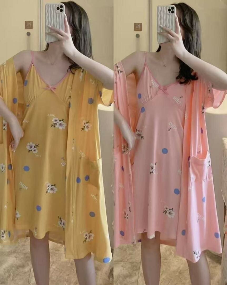 Robe de chambre en satin floral