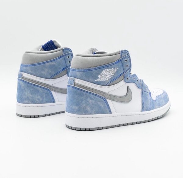 NIKE AIR JORDAN 1 RETRO HIGH