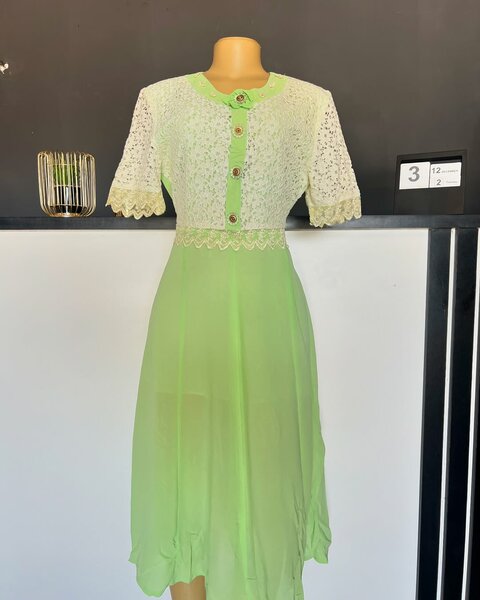  women's beautiful dress  Medium-Size Ten