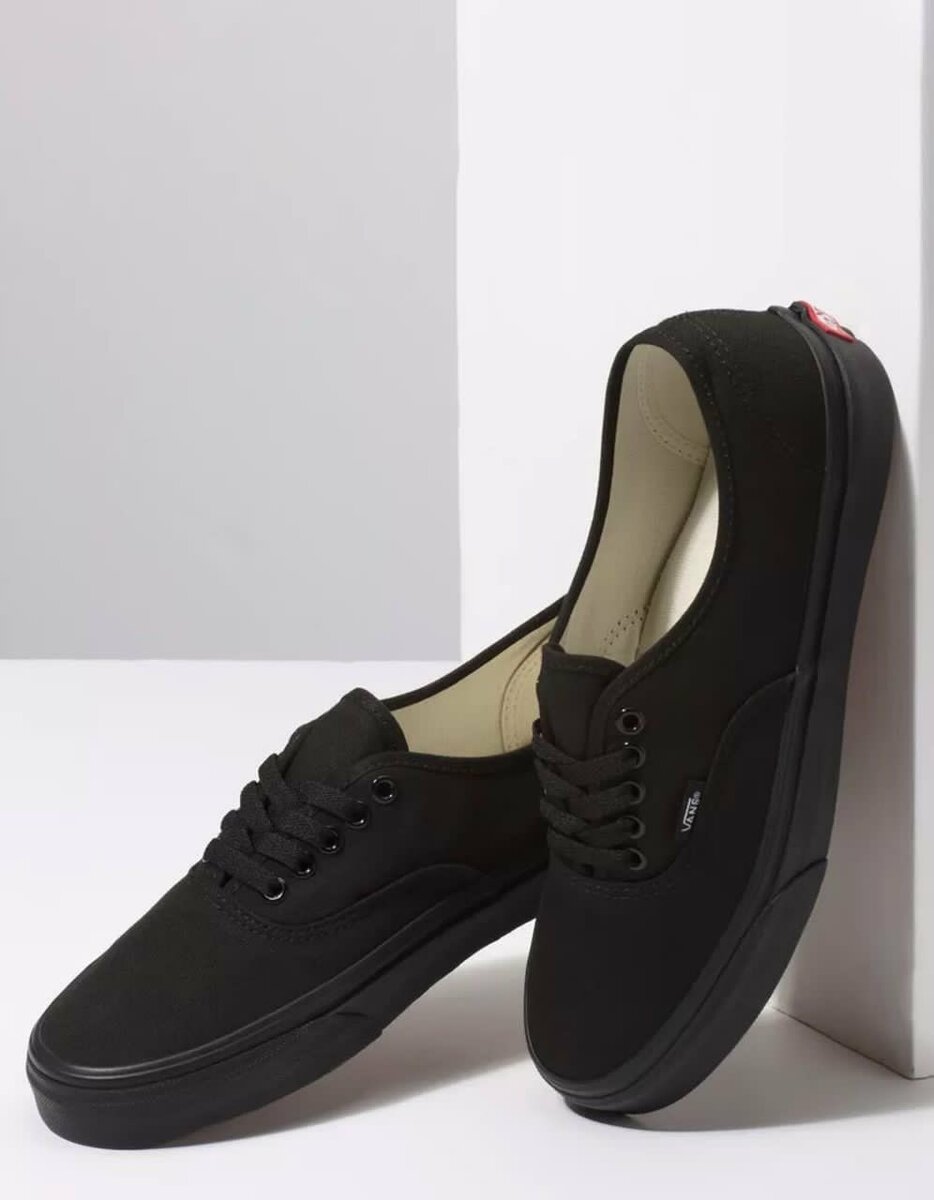 Vans tout noir original disponible