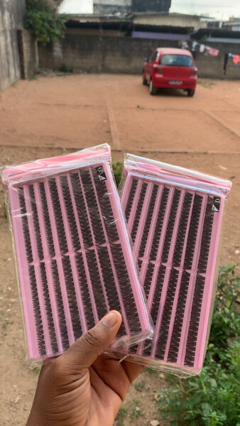 Extensions de cils en bande