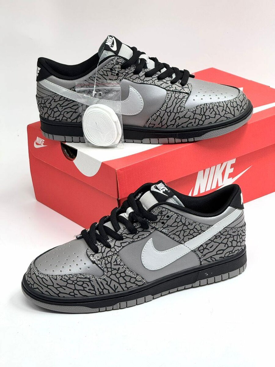 NIKE SB SNEAKER