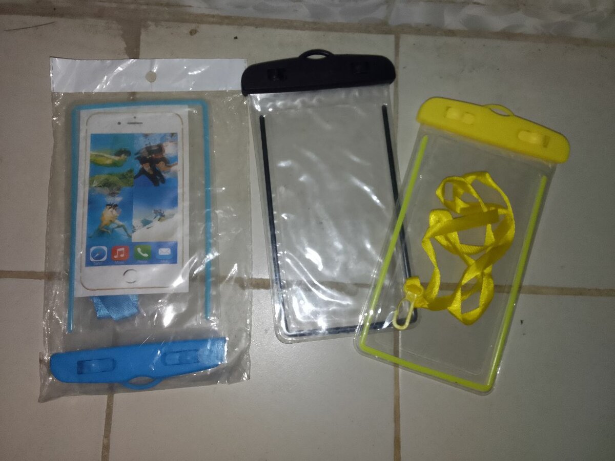 Protège téléphone contre la pluie