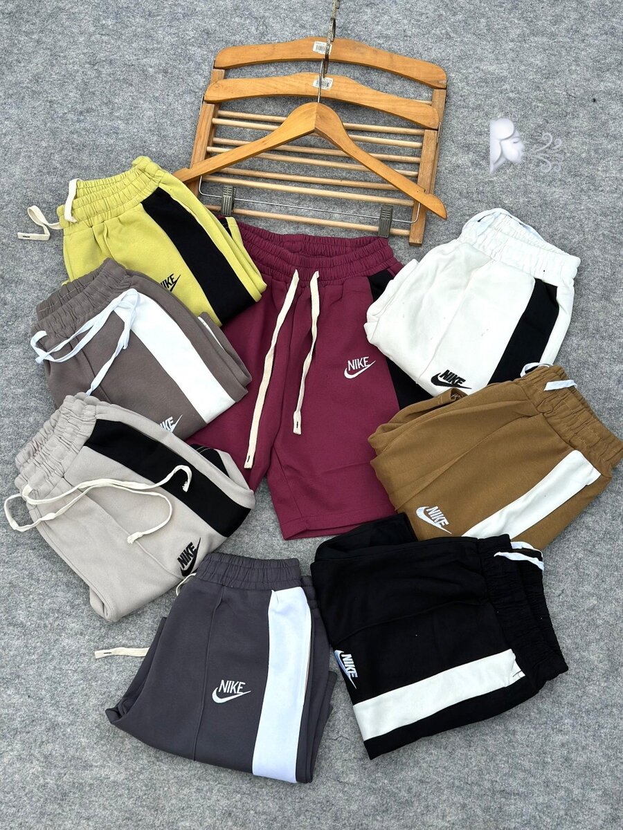 Short under, Nike et adidas