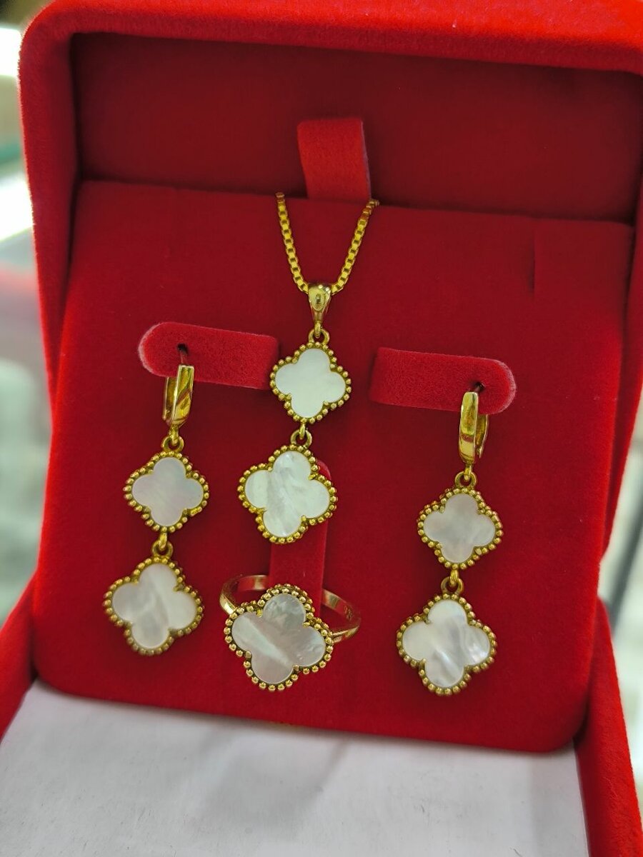 Серебряный комплект