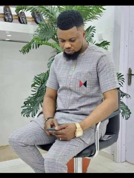 Tenue élégante en tissu à carreaux