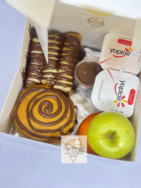 Box de crêpe sucré avec fruit