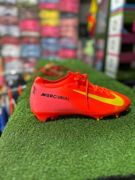 Chaussures de Football Nike Mercurial
