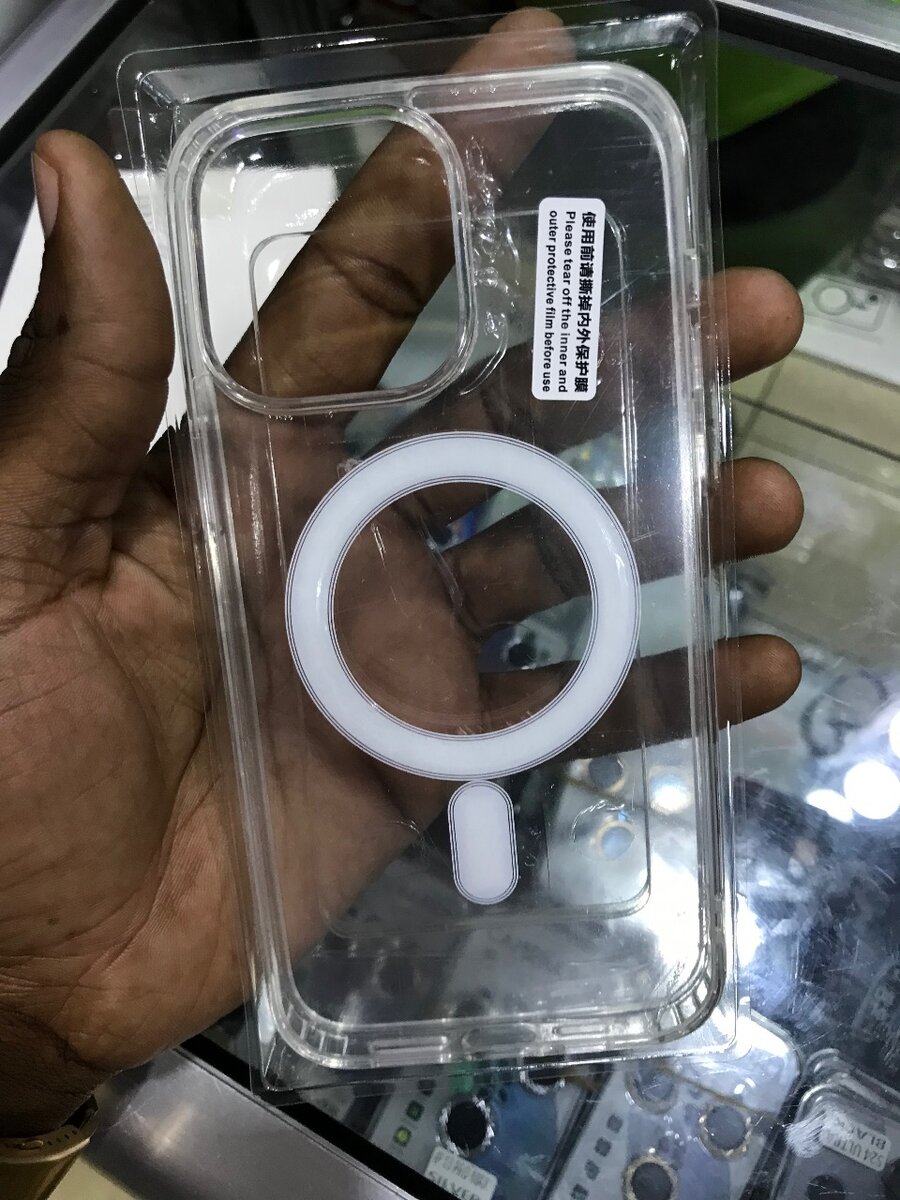 phone cases (clear MagSafe)