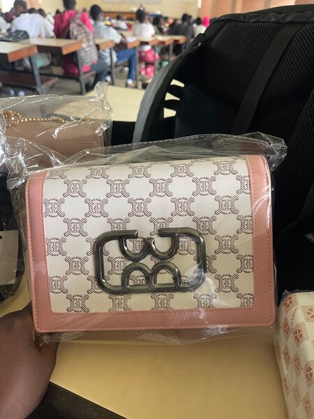 Sac à main avec ourson décoratif