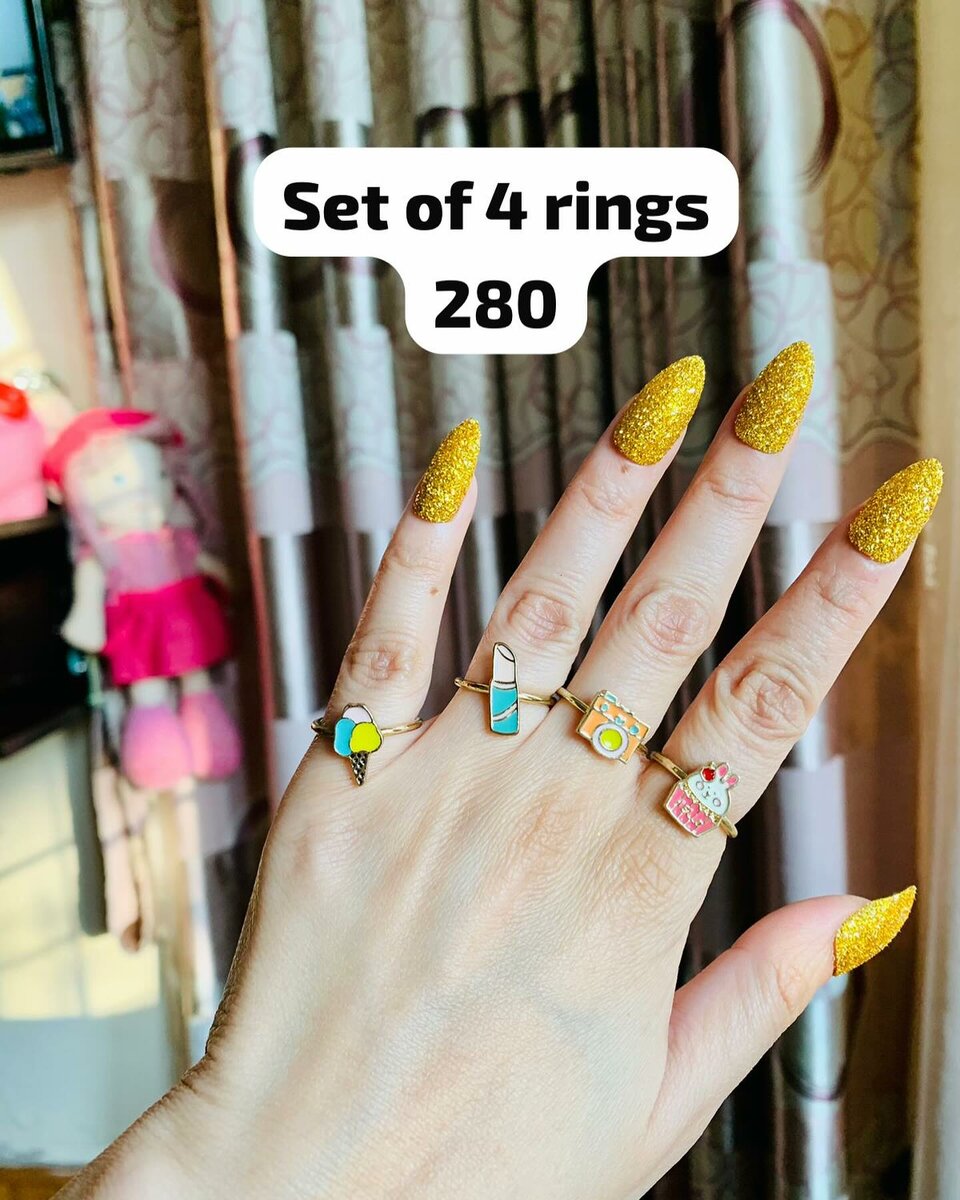 Set of 4 rings