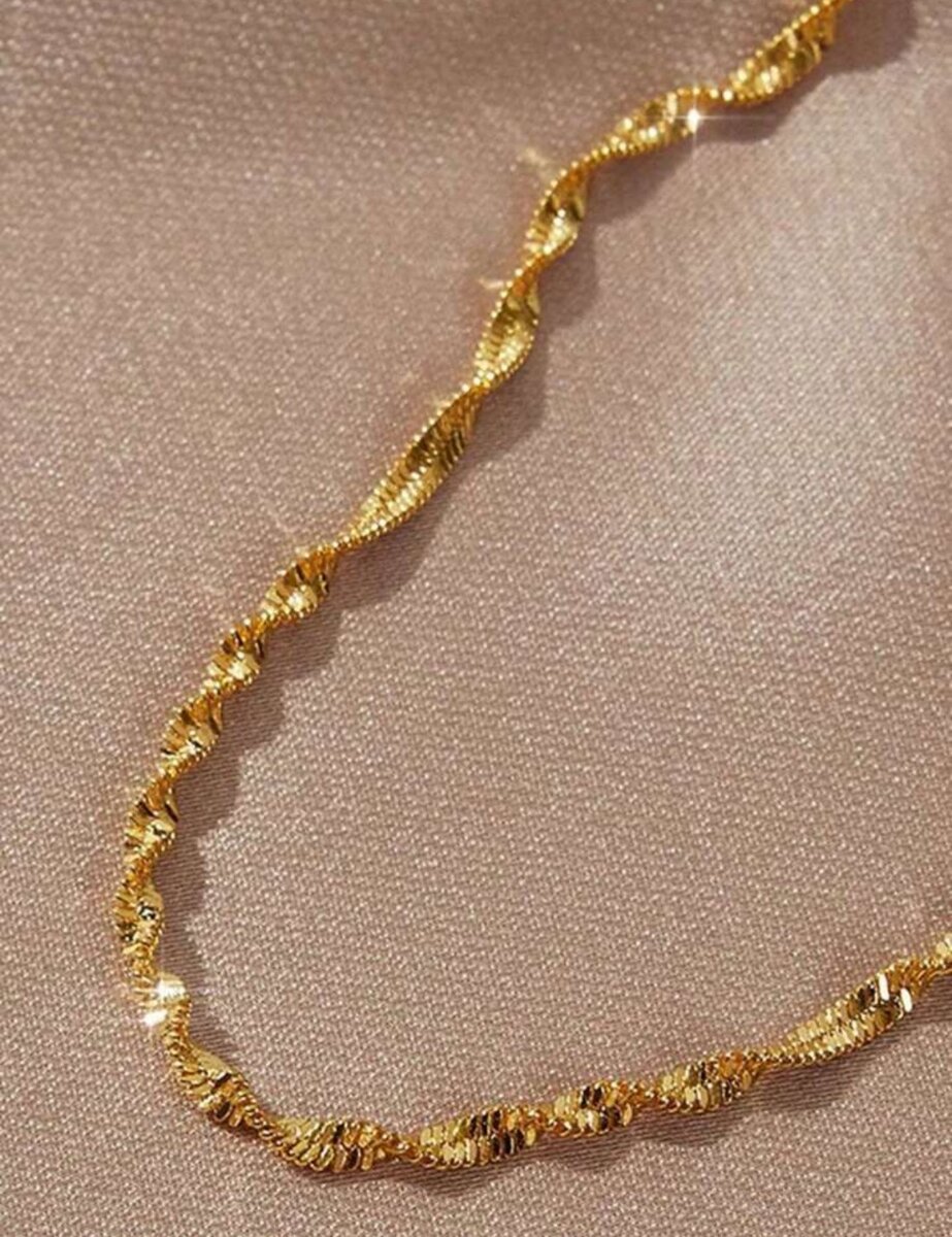 Stainless steel twist bracelet.