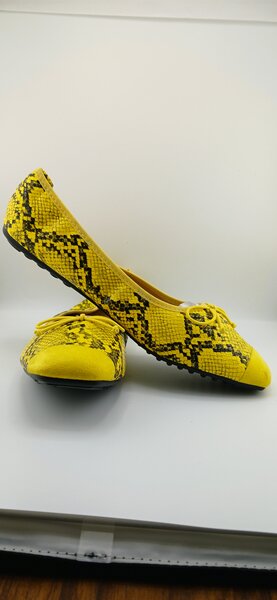 Jaune