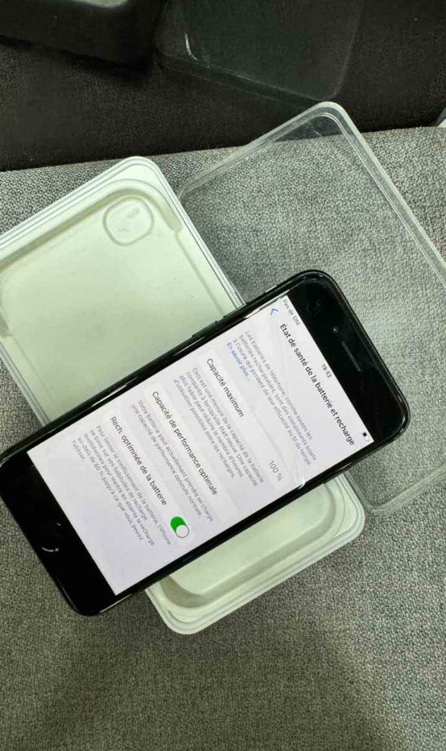 iPhone 7 Noir 128Go Débloqué