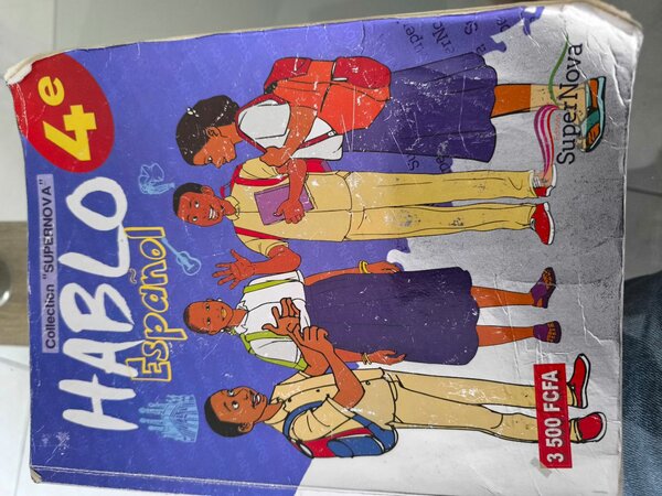 Livre d'espagnol "Hablo 4e"