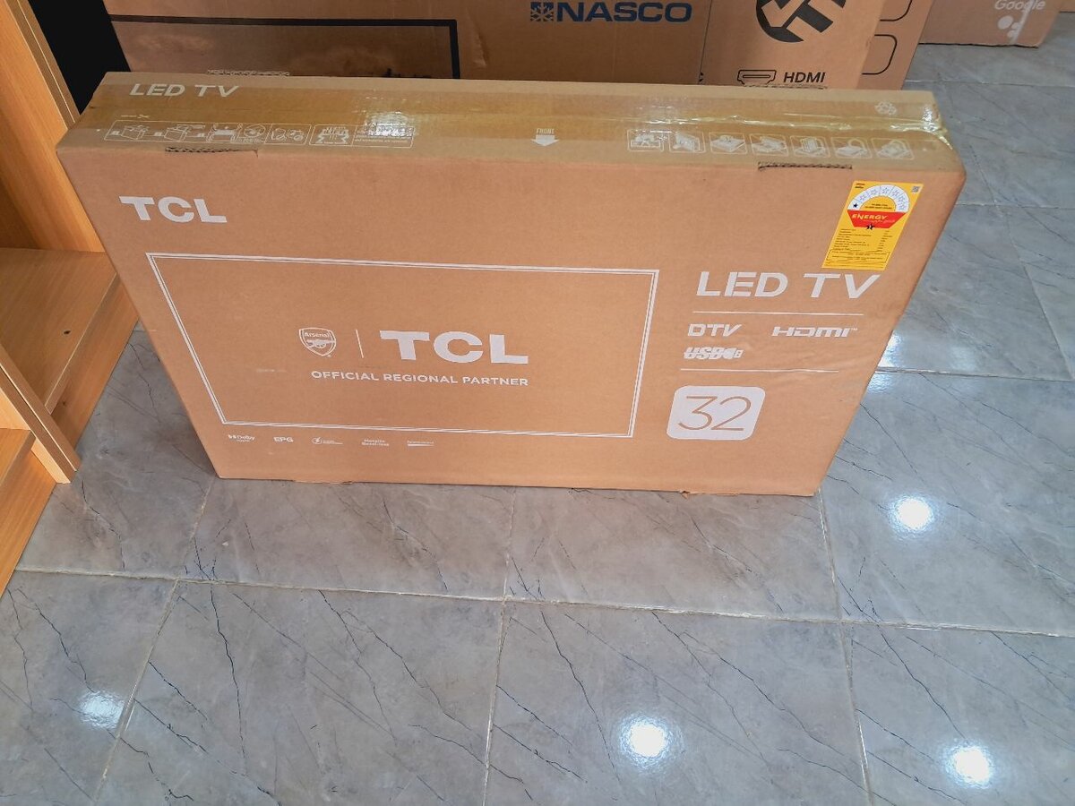 TCL 32 inches digital Satellite television