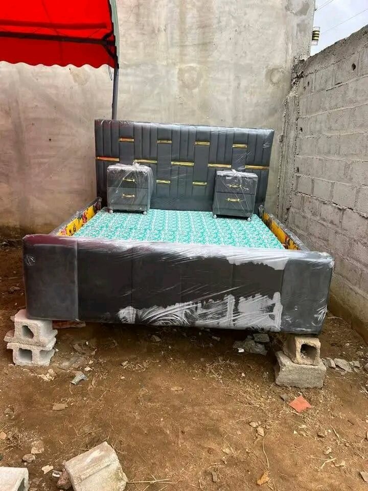 Lit double moderne rembourré