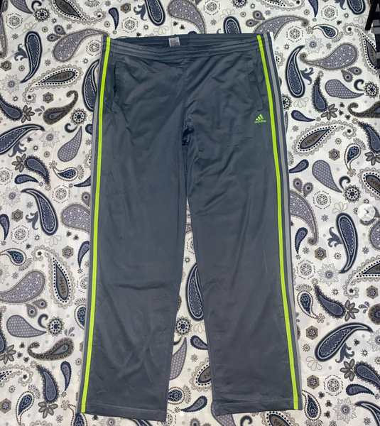 Adidas pants Size: large