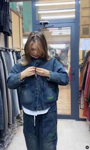 кофта и джинсы