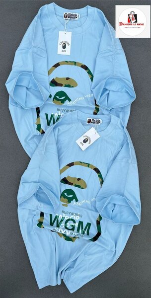 T-shirt bleu à imprimé