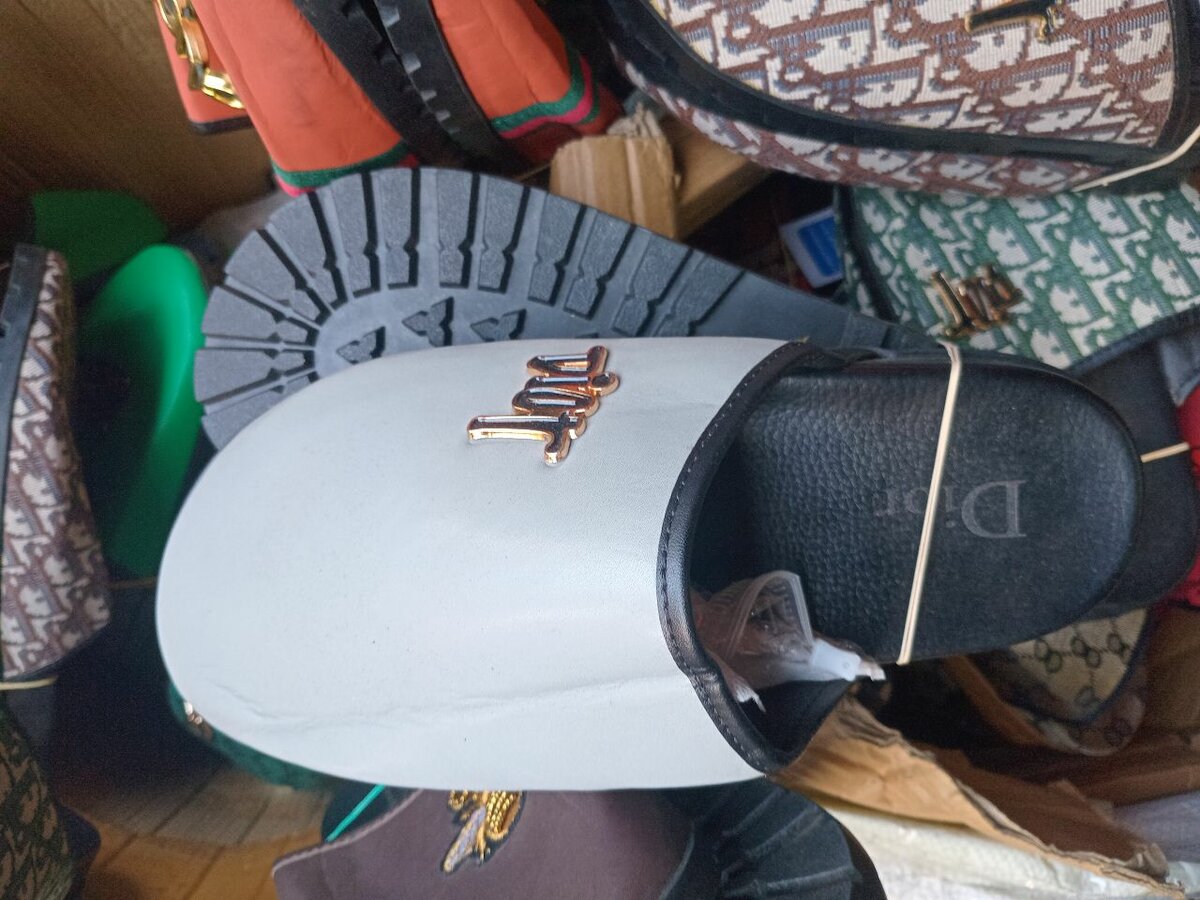 Drip half shoe for real gent