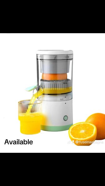 Electric fruit juicer machine