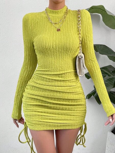 Robe moulante verte élégante