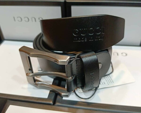 Les ceintures en cuire / importer avec carton