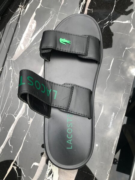 Sandales noires de marque