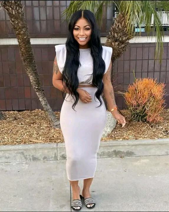 Women's 2-piece suit, short top and skirt