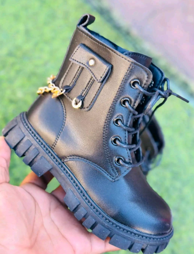 Kids boots