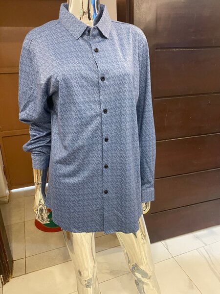 Chemise bleue élégante