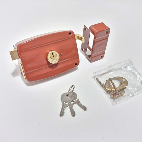 Serrure en applique robuste