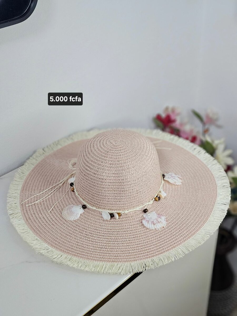 Chapeau en paille à oquillage